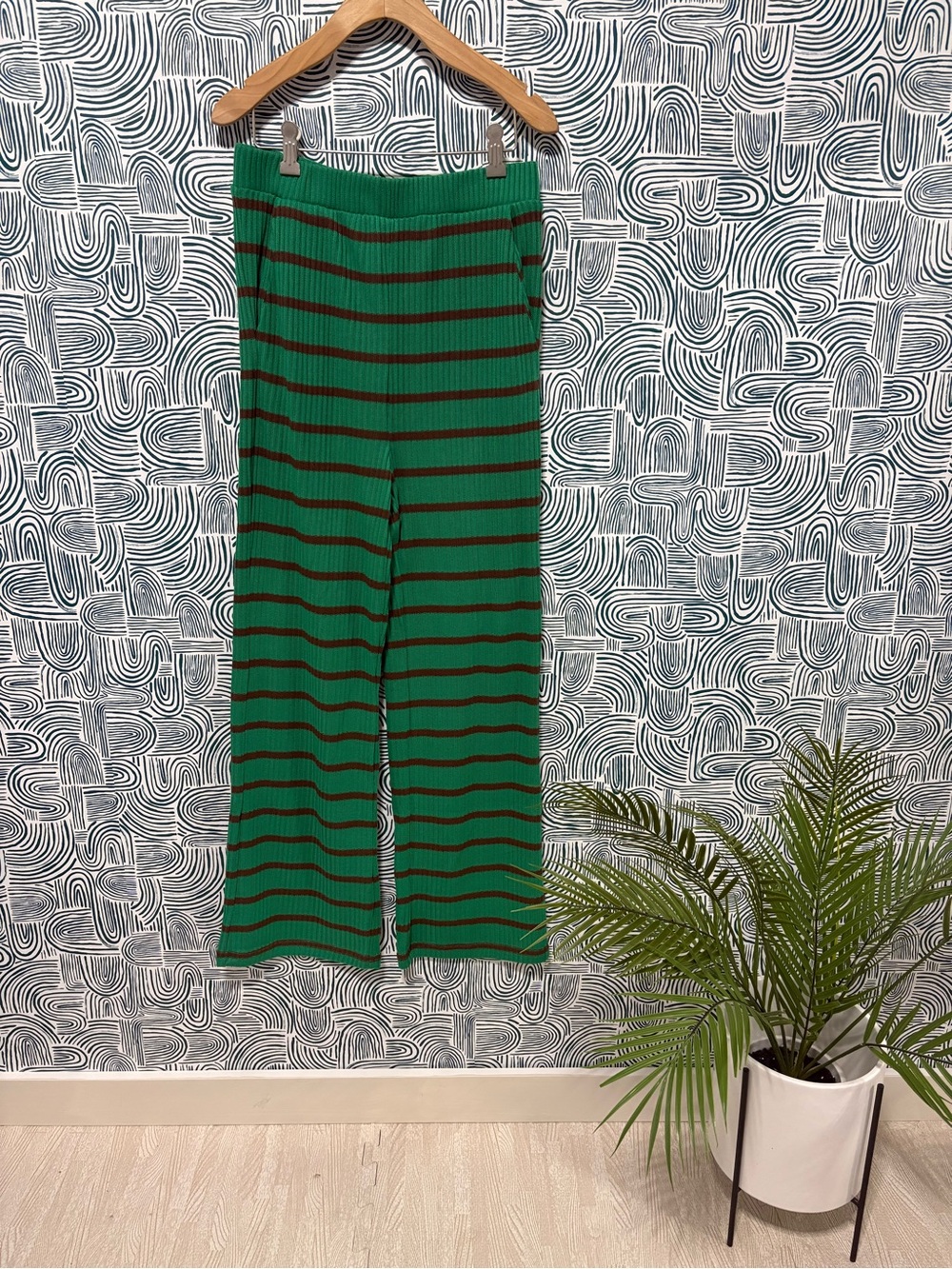 New’m Green Ribbed Knit Wide-Leg Pants with Brown Stripes size M